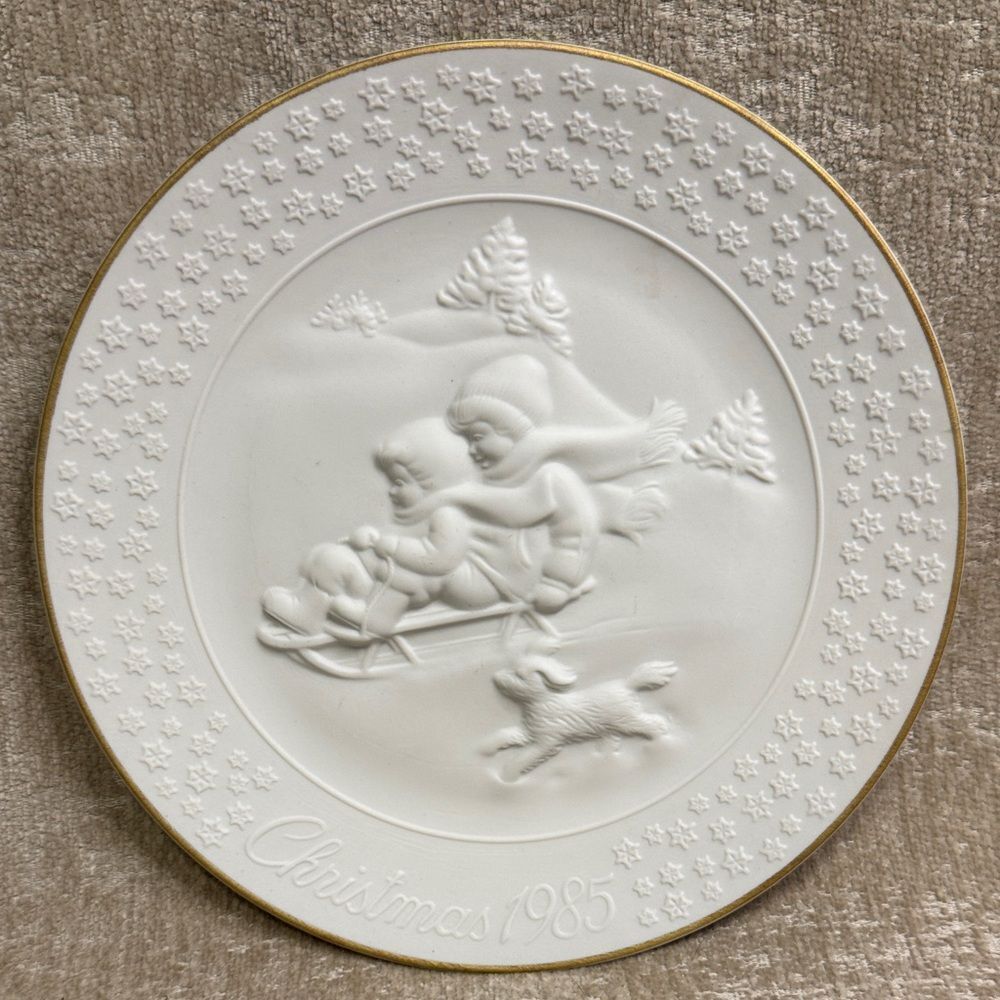 Avon Collectibles “ A Child’s Christmas “ Porcelain Plate 1985
